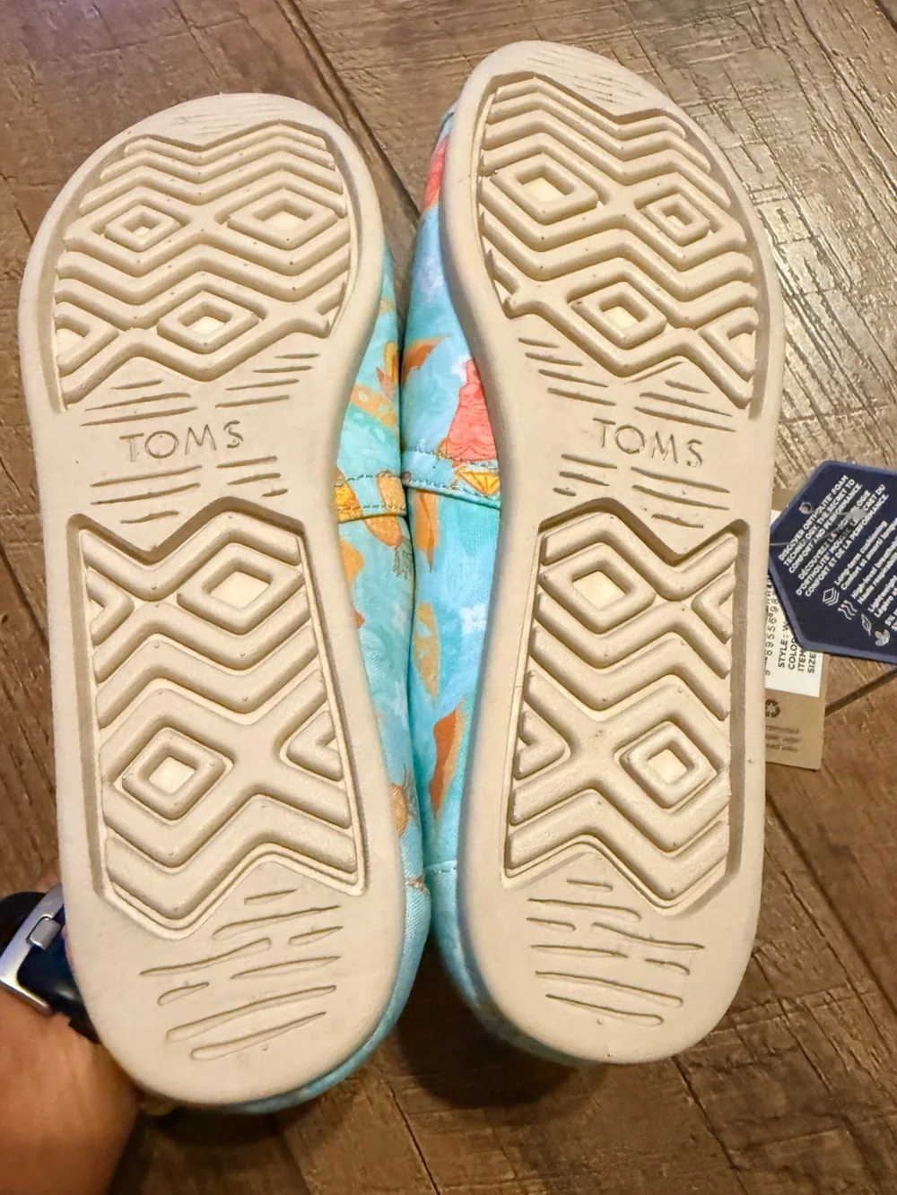 TOMS Women’s Alpargata Slip-On Flats – Tropical Tiki Print – Size 9 NWOB - Picture 7 of 9